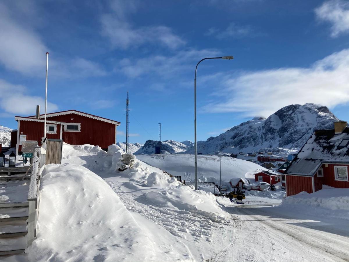 Isi4U Apartments, Snowmobile And Dogsled Sisimiut Exterior photo